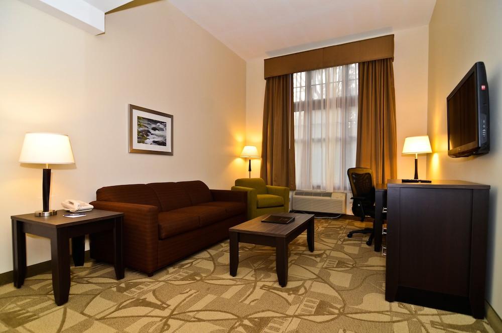Best Western Plus The Inn & Suites At The Falls Πουκίπσι Εξωτερικό φωτογραφία