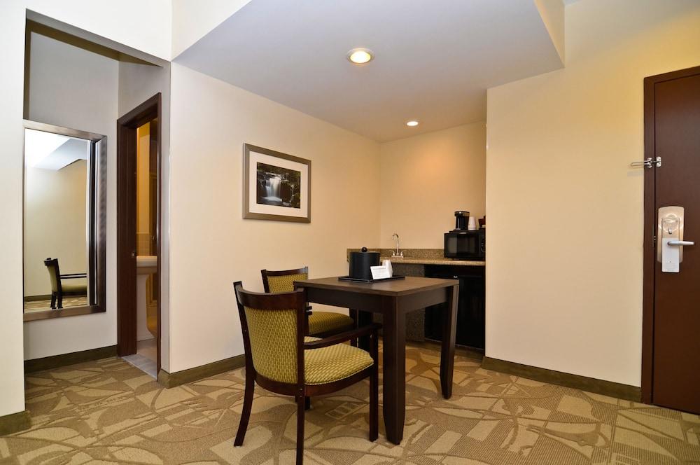 Best Western Plus The Inn & Suites At The Falls Πουκίπσι Εξωτερικό φωτογραφία