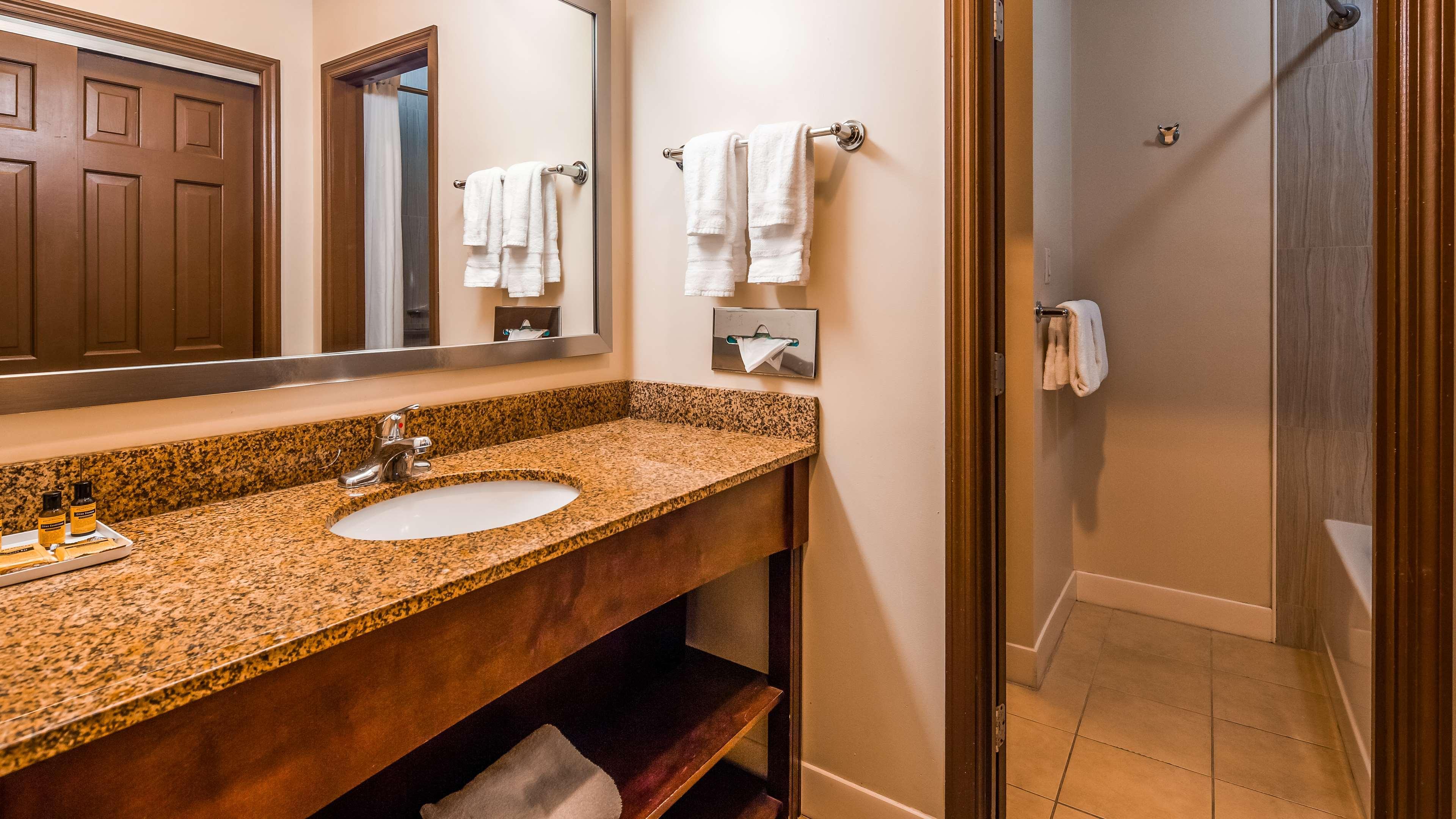 Best Western Plus The Inn & Suites At The Falls Πουκίπσι Εξωτερικό φωτογραφία